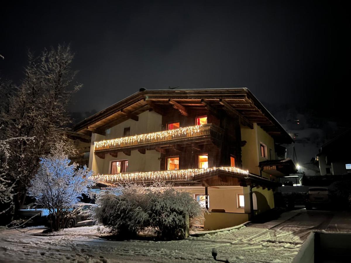 Ferienwohnung Platzhirsch Panorama View Balkon, Gartensauna, Garten, Grillplatz シュトゥンム エクステリア 写真