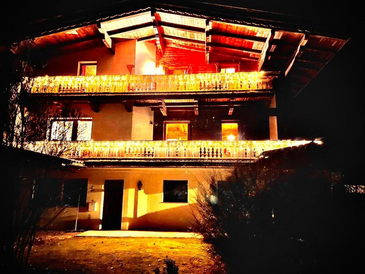 Ferienwohnung Platzhirsch Panorama View Balkon, Gartensauna, Garten, Grillplatz シュトゥンム エクステリア 写真