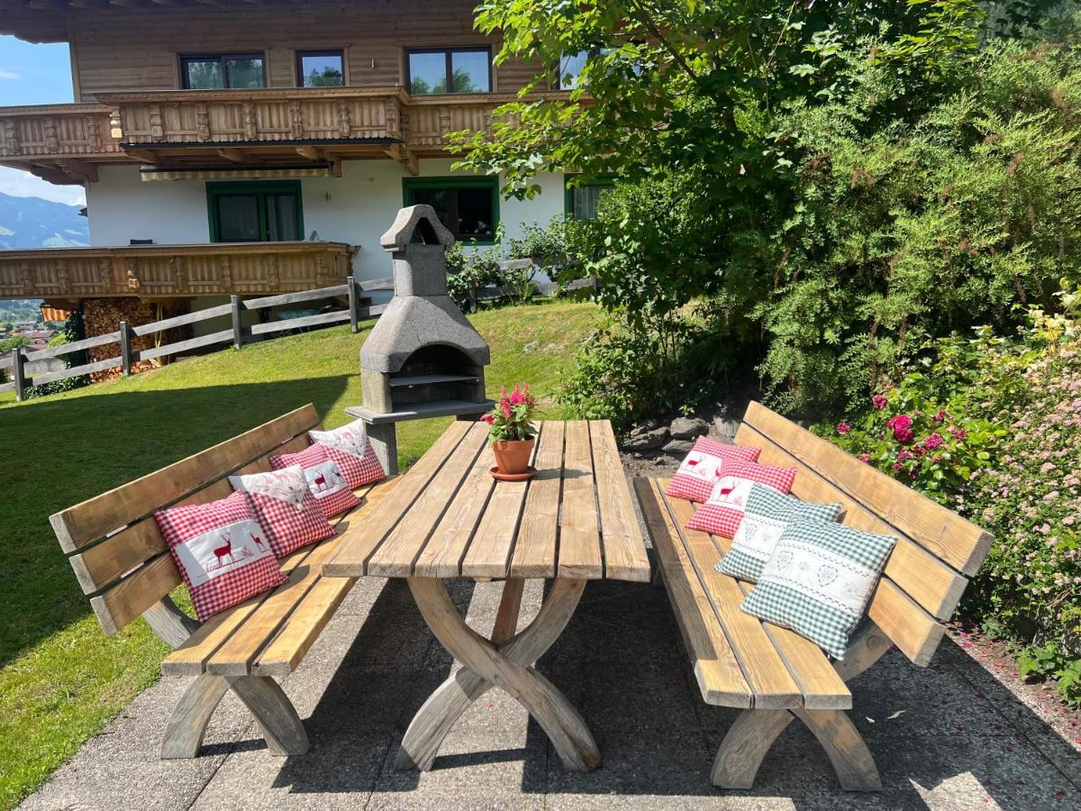 Ferienwohnung Platzhirsch Panorama View Balkon, Gartensauna, Garten, Grillplatz シュトゥンム エクステリア 写真