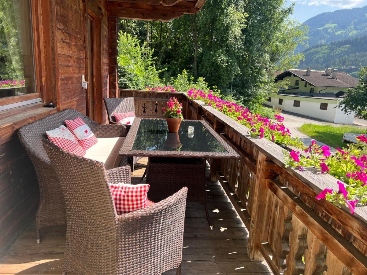 Ferienwohnung Platzhirsch Panorama View Balkon, Gartensauna, Garten, Grillplatz シュトゥンム エクステリア 写真