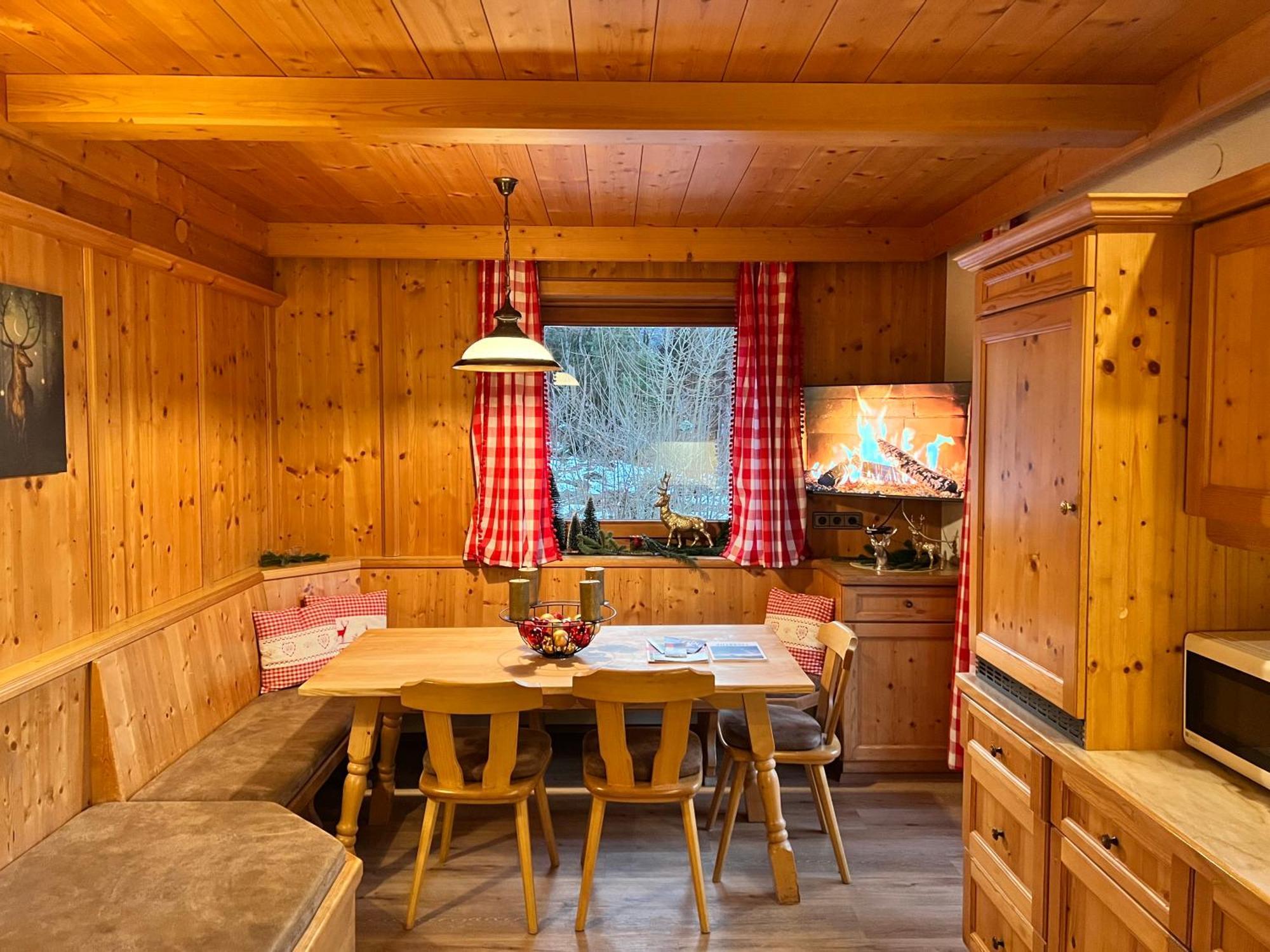 Ferienwohnung Platzhirsch Panorama View Balkon, Gartensauna, Garten, Grillplatz シュトゥンム エクステリア 写真