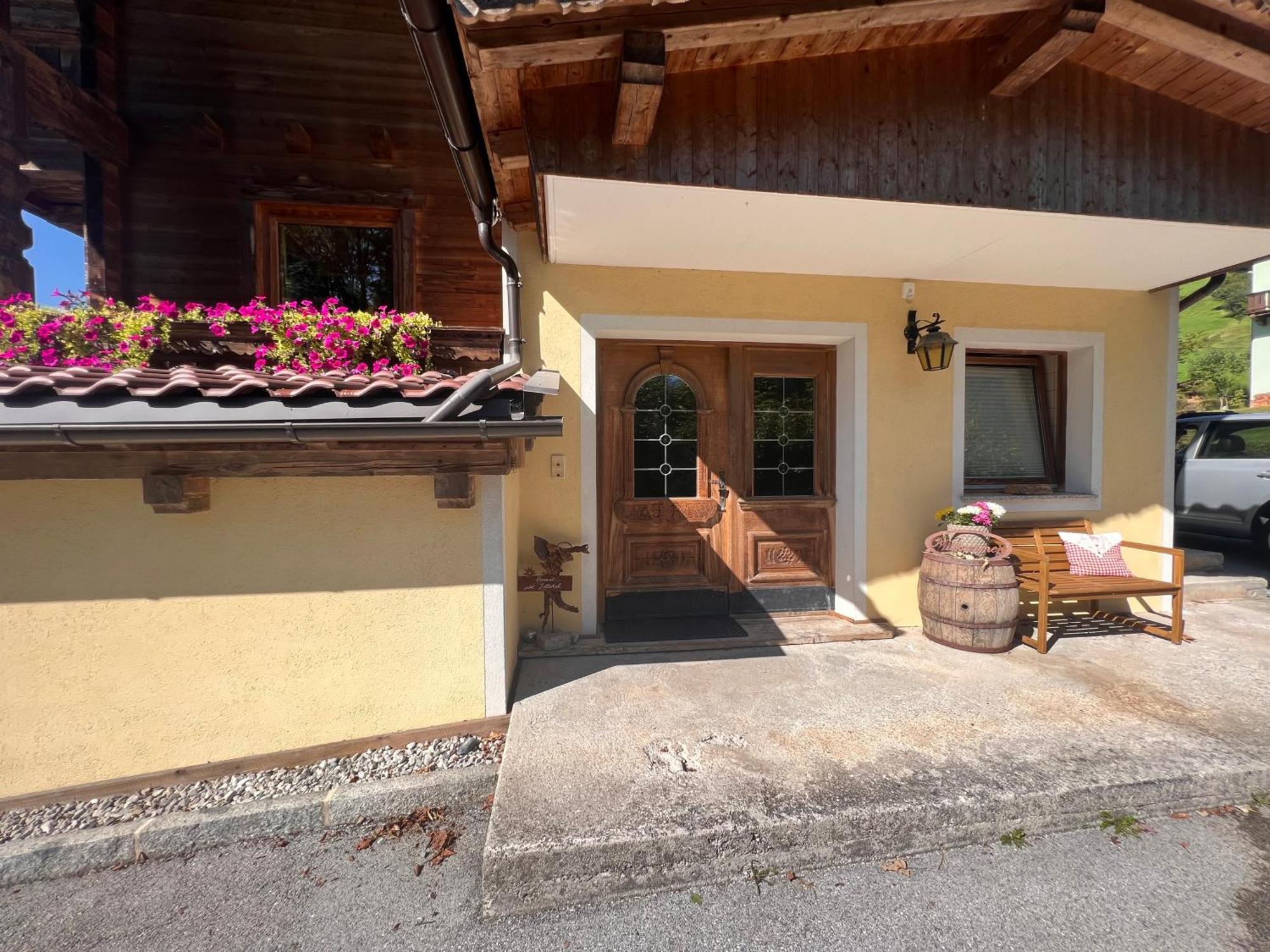 Ferienwohnung Platzhirsch Panorama View Balkon, Gartensauna, Garten, Grillplatz シュトゥンム エクステリア 写真