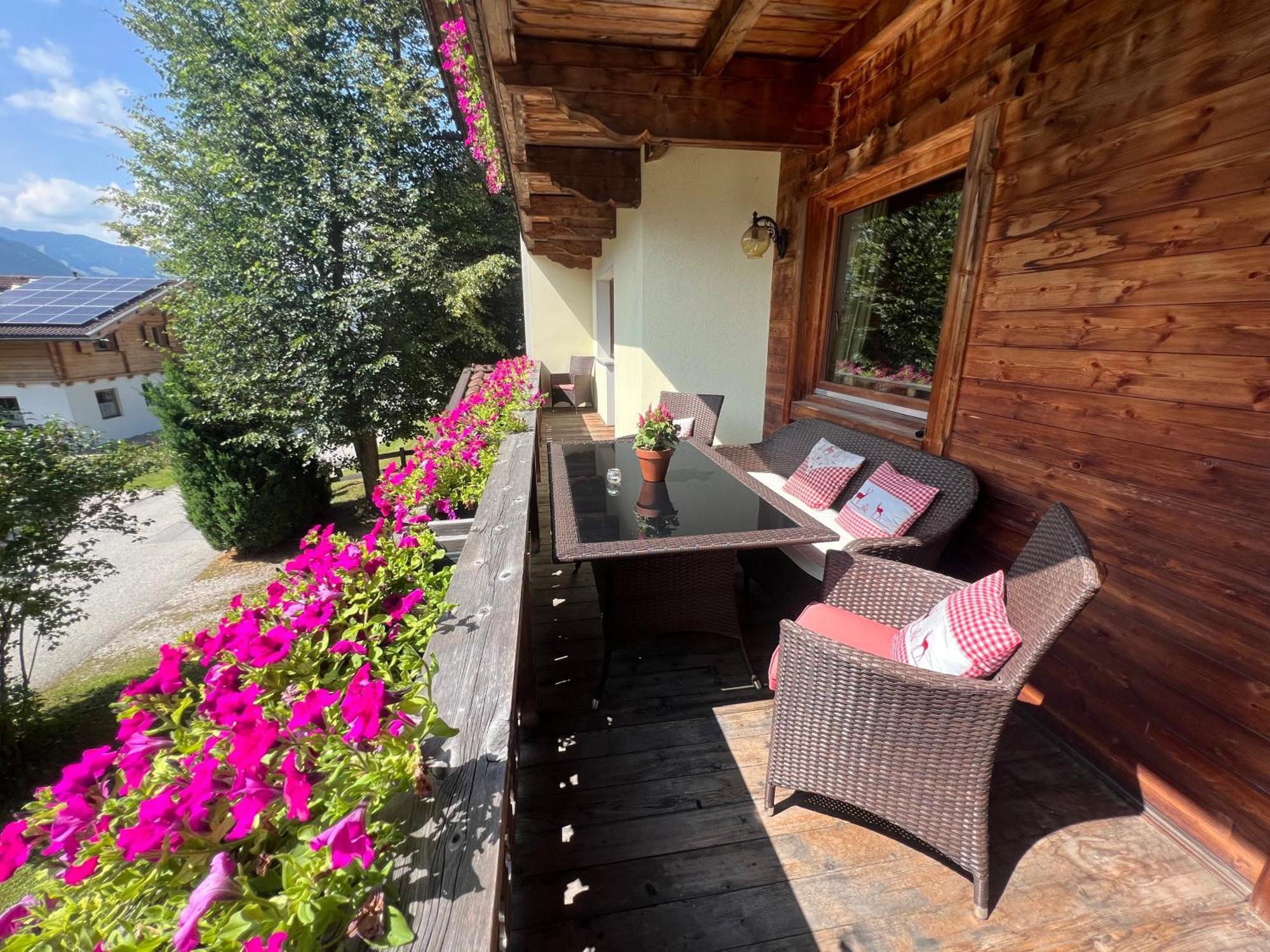 Ferienwohnung Platzhirsch Panorama View Balkon, Gartensauna, Garten, Grillplatz シュトゥンム エクステリア 写真
